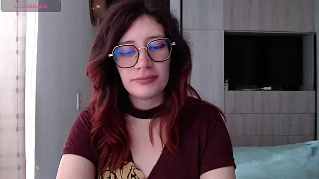 Snapshot of mariana124- chatting on February 22, 2025, 3:47 pm mariana124- online show from February 22, 2025, 3:47 pm