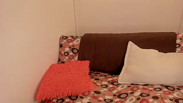 Snapshot of meganrossee69 chatting on December 18, 2024, 12:10 am meganrossee69 online show from December 18, 2024, 12:10 am