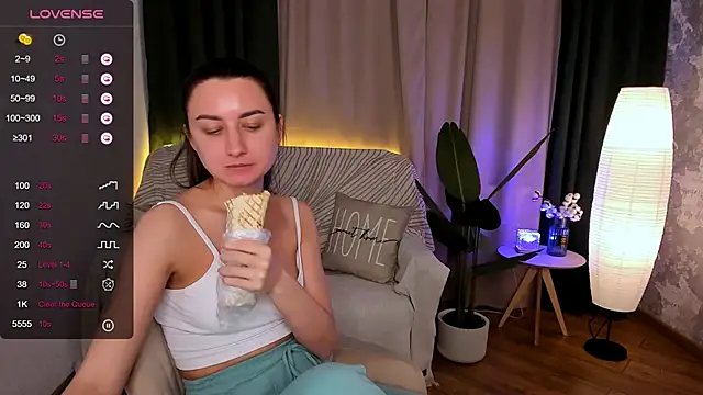 annacooleman online show from December 11, 2024, 5:32 am