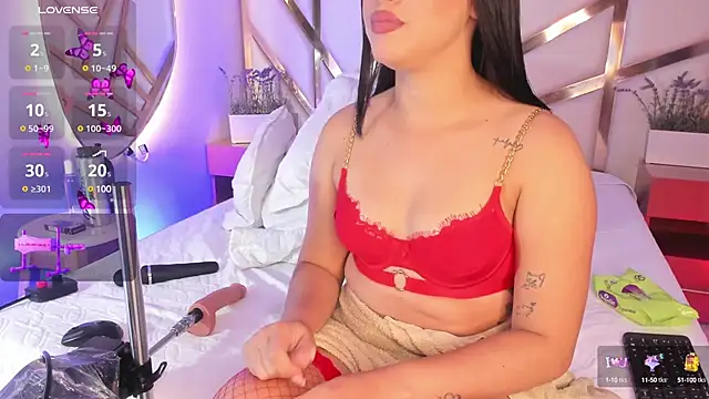 Snapshot of Maya_Bluee chatting on January 25, 2025, 6:23 am Maya Bluee online show from January 25, 2025, 6:23 am