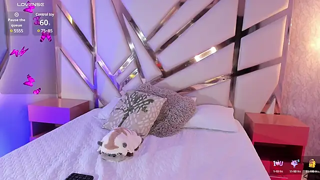 Snapshot of Maya_Bluee chatting on February 20, 2025, 6:28 am Maya Bluee online show from February 20, 2025, 6:28 am