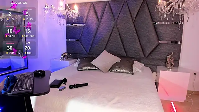 Snapshot of Maya_Bluee chatting on March 19, 2025, 3:52 am Maya Bluee online show from March 19, 2025, 3:52 am