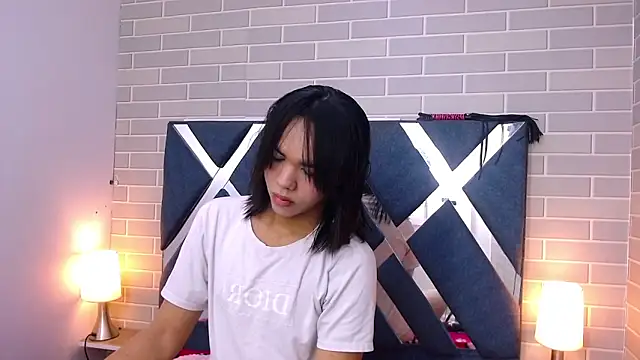 Snapshot of AndreaGil_ chatting on January 15, 2025, 12:58 pm AndreaGil online show from January 15, 2025, 12:58 pm