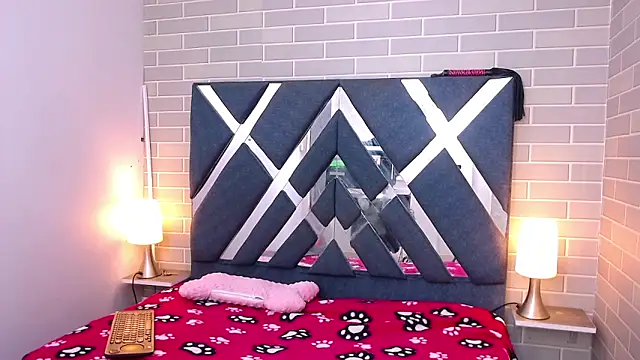 Snapshot of AndreaGil_ chatting on January 18, 2025, 11:11 am AndreaGil online show from January 18, 2025, 11:11 am