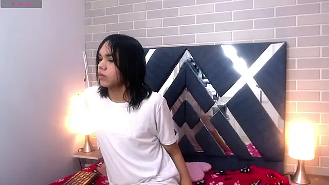 Snapshot of AndreaGil_ chatting on January 26, 2025, 2:19 pm AndreaGil online show from January 26, 2025, 2:19 pm