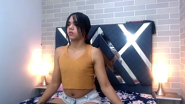 Snapshot of AndreaGil_ chatting on February 2, 2025, 12:02 pm AndreaGil online show from February 2, 2025, 12:02 pm