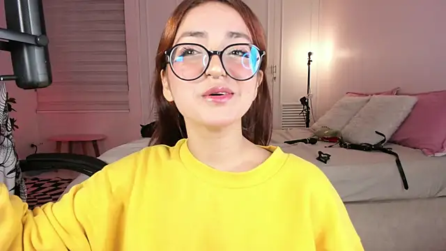 SweetJennaa online show from March 1, 2025, 6:13 am