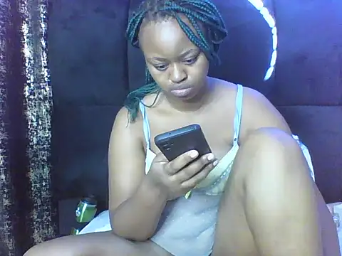 Snapshot of Candii_wet_ chatting on January 25, 2025, 5:18 am Candii wet  online show from January 25, 2025, 5:18 am