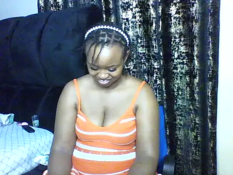 Snapshot of Candii_wet_ chatting on September 21, 2025, 8:21 pm Candii wet  online show from September 21, 2025, 8:21 pm