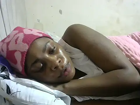 sweetgirlDora online show from October 4, 2025, 8:29 pm