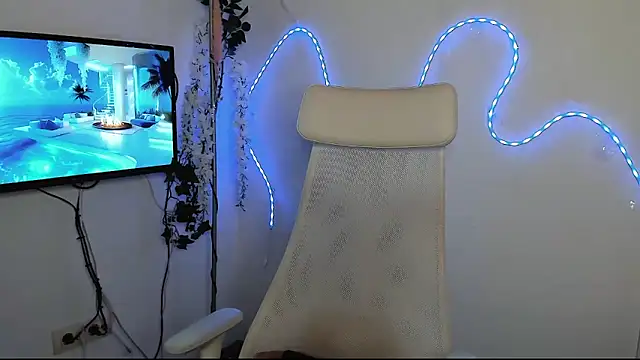 Snapshot of MiaRouge chatting on January 21, 2025, 7:04 am MiaRouge online show from January 21, 2025, 7:04 am