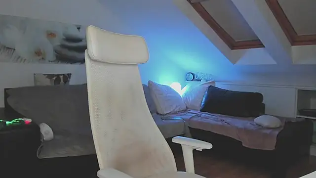 Snapshot of MiaRouge chatting on September 23, 2025, 3:20 am MiaRouge online show from September 23, 2025, 3:20 am