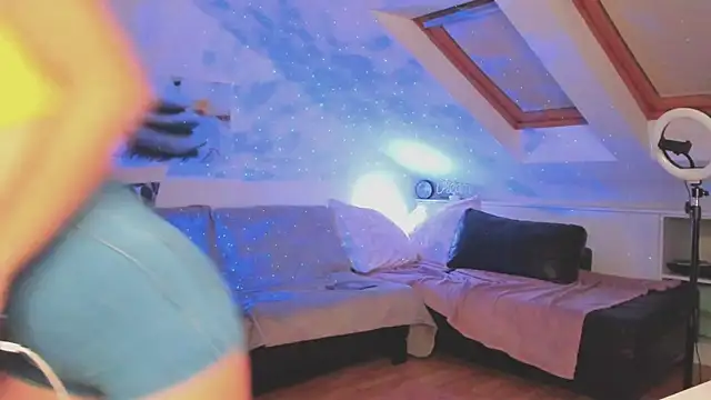 Snapshot of MiaRouge chatting on September 23, 2025, 6:11 pm MiaRouge online show from September 23, 2025, 6:11 pm