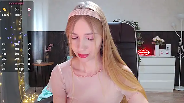 Snapshot of Cutie_Annie chatting on February 26, 2025, 8:15 am Cutie Annie online show from February 26, 2025, 8:15 am