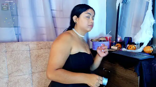 jade brunnette online show from October 30, 2025, 8:09 pm