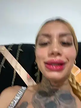 Snapshot of Zaratattoox chatting on October 6, 2025, 6:55 am Zaratattoox online show from October 6, 2025, 6:55 am