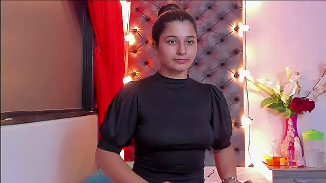Snapshot of Megan_Whitte chatting on January 15, 2025, 10:27 am Megan Whitte online show from January 15, 2025, 10:27 am
