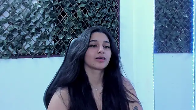 Snapshot of Megan_Whitte chatting on January 21, 2025, 3:26 am Megan Whitte online show from January 21, 2025, 3:26 am