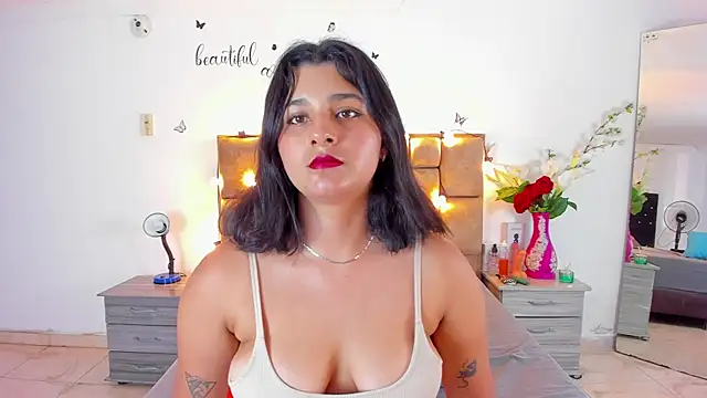 Snapshot of Megan_Whitte chatting on September 23, 2025, 6:44 pm Megan Whitte online show from September 23, 2025, 6:44 pm