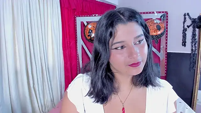 Snapshot of Megan_Whitte chatting on October 25, 2025, 8:36 pm Megan Whitte online show from October 25, 2025, 8:36 pm