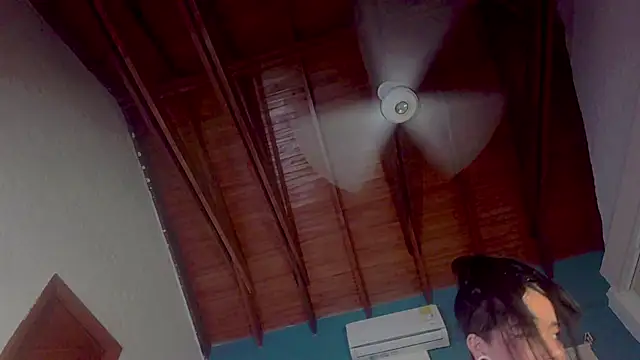 Snapshot of ariana-white- chatting on October 9, 2025, 10:24 am ariana-white- online show from October 9, 2025, 10:24 am