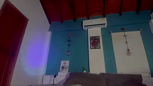 Snapshot of ariana-white- chatting on October 22, 2025, 2:23 am ariana-white- online show from October 22, 2025, 2:23 am