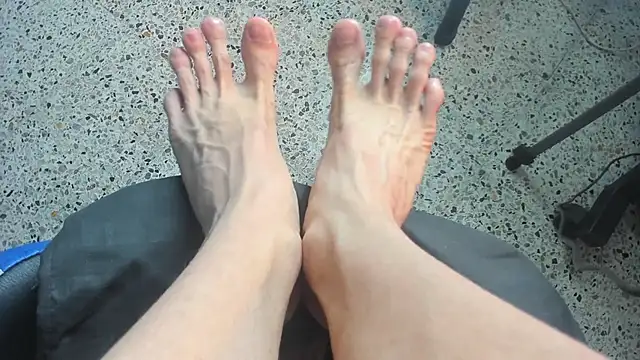 Snapshot of VladHellsing4 chatting on January 1, 2025, 10:03 pm VladHellsing4 online show from January 1, 2025, 10:03 pm