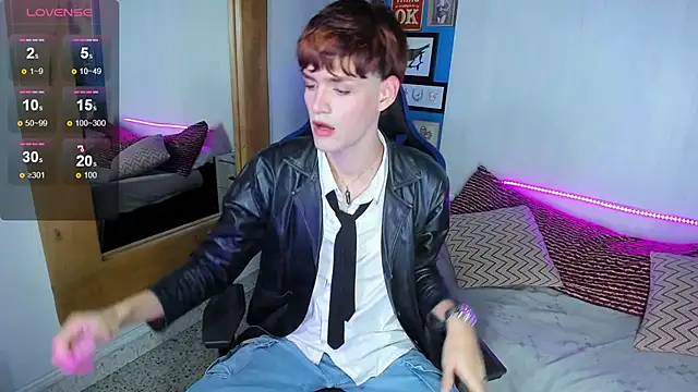 Snapshot of VladHellsing4 chatting on February 11, 2025, 2:35 pm VladHellsing4 online show from February 11, 2025, 2:35 pm