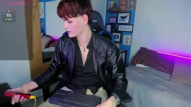 Snapshot of VladHellsing4 chatting on February 12, 2025, 2:32 pm VladHellsing4 online show from February 12, 2025, 2:32 pm