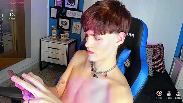 Snapshot of VladHellsing4 chatting on February 15, 2025, 6:33 pm VladHellsing4 online show from February 15, 2025, 6:33 pm