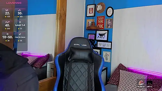 Snapshot of VladHellsing4 chatting on February 19, 2025, 2:44 pm VladHellsing4 online show from February 19, 2025, 2:44 pm