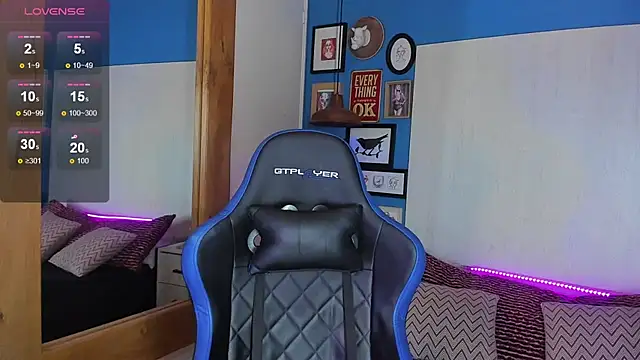 Snapshot of VladHellsing4 chatting on February 20, 2025, 2:46 pm VladHellsing4 online show from February 20, 2025, 2:46 pm