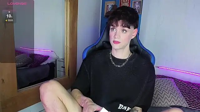 Snapshot of VladHellsing4 chatting on February 26, 2025, 2:25 pm VladHellsing4 online show from February 26, 2025, 2:25 pm