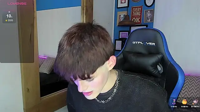 Snapshot of VladHellsing4 chatting on March 18, 2025, 1:42 pm VladHellsing4 online show from March 18, 2025, 1:42 pm