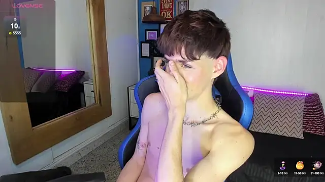 Snapshot of VladHellsing4 chatting on March 19, 2025, 5:17 pm VladHellsing4 online show from March 19, 2025, 5:17 pm