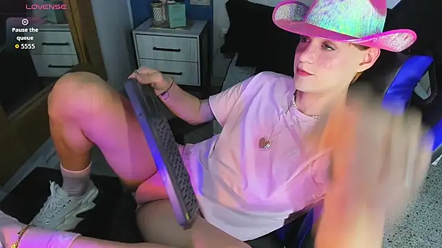 Snapshot of VladHellsing4 chatting on September 23, 2025, 2:42 pm VladHellsing4 online show from September 23, 2025, 2:42 pm