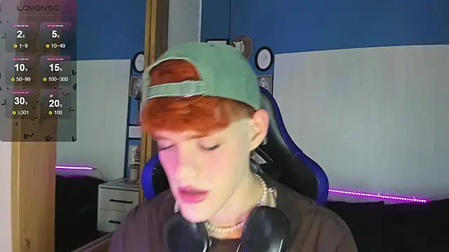 Snapshot of VladHellsing4 chatting on October 5, 2025, 3:10 pm VladHellsing4 online show from October 5, 2025, 3:10 pm