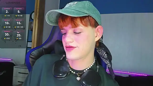 Snapshot of VladHellsing4 chatting on October 14, 2025, 3:02 pm VladHellsing4 online show from October 14, 2025, 3:02 pm