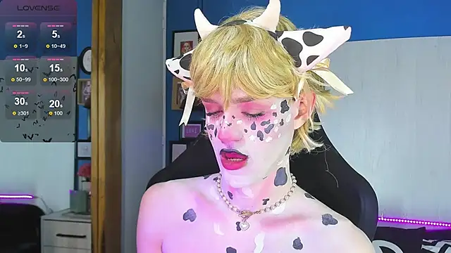 Snapshot of VladHellsing4 chatting on October 21, 2025, 2:40 pm VladHellsing4 online show from October 21, 2025, 2:40 pm