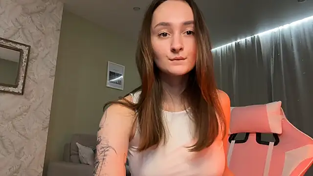 Eva Eva  online show from December 18, 2024, 10:02 pm