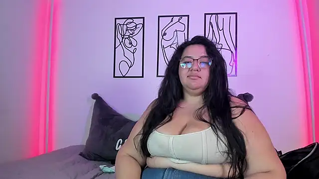 Snapshot of RubyPirsso18 chatting on February 5, 2025, 2:08 am RubyPirsso18 online show from February 5, 2025, 2:08 am