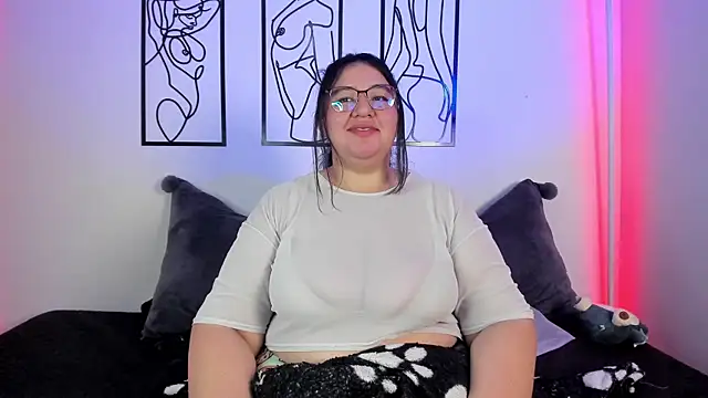 Snapshot of RubyPirsso18 chatting on March 15, 2025, 10:11 pm RubyPirsso18 online show from March 15, 2025, 10:11 pm