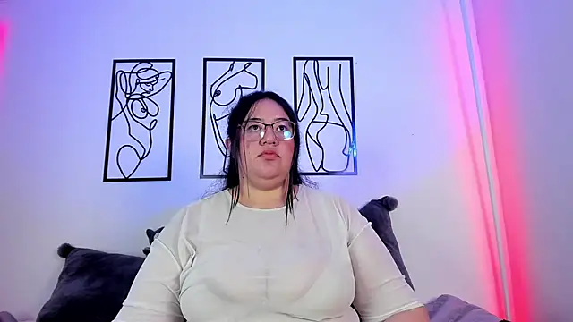 Snapshot of RubyPirsso18 chatting on March 19, 2025, 10:09 pm RubyPirsso18 online show from March 19, 2025, 10:09 pm