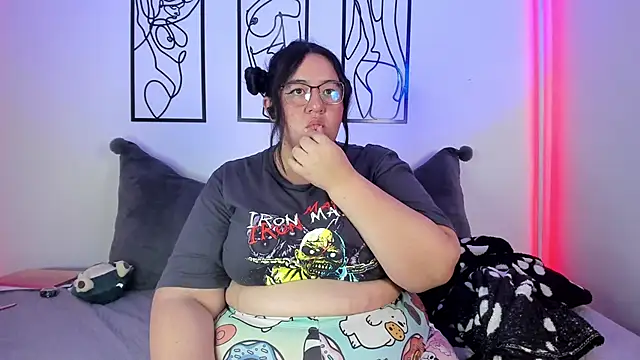 Snapshot of RubyPirsso18 chatting on March 22, 2025, 10:15 pm RubyPirsso18 online show from March 22, 2025, 10:15 pm