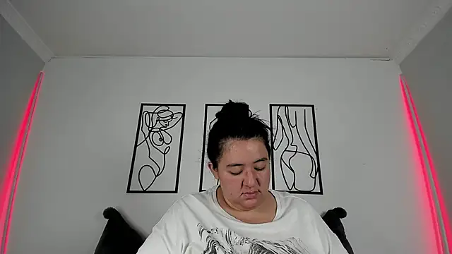 Snapshot of RubyPirsso18 chatting on November 10, 2025, 7:57 pm RubyPirsso18 online show from November 10, 2025, 7:57 pm