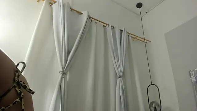 Snapshot of Gabriela_Lopez1 chatting on December 16, 2024, 1:53 am Gabriela Lopez1 online show from December 16, 2024, 1:53 am