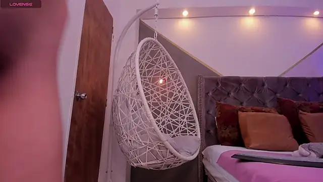 Snapshot of khloe_cutee chatting on December 7, 2024, 12:56 pm khloe cutee online show from December 7, 2024, 12:56 pm