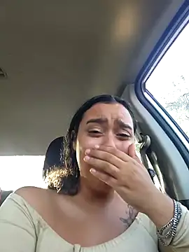 cinnaminnie online show from March 14, 2025, 10:27 pm