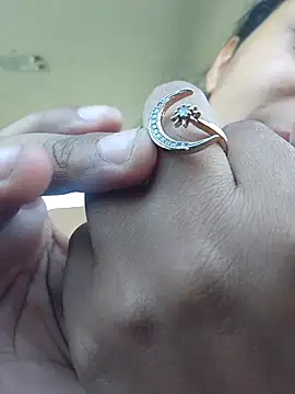 cinnaminnie online show from March 19, 2025, 7:49 pm