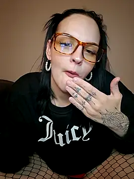 Jujuicy 97 online show from March 15, 2025, 7:27 pm